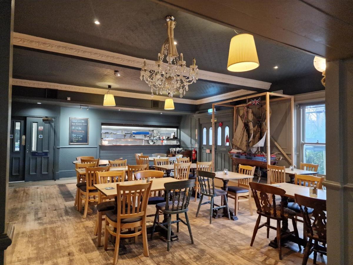 Hotel Royal Hotel, Bar & Grill Purfleet